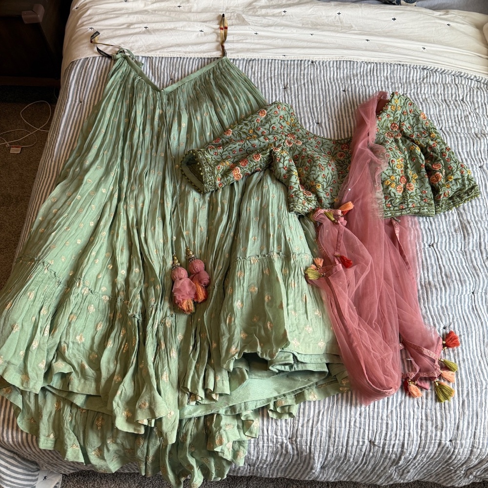 Gorgeous traditional Indian wedding lehenga dress